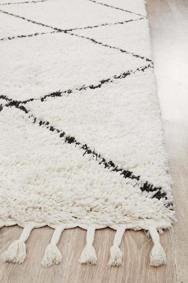 Saffron 22 Rug (White) by Rug Culture Fashion